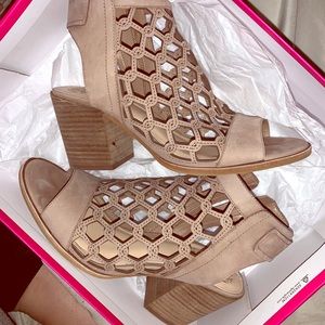 Vince Camuto Sandals